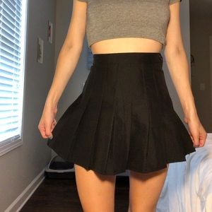 Black tennis skirt! Looks brand new, worn once!